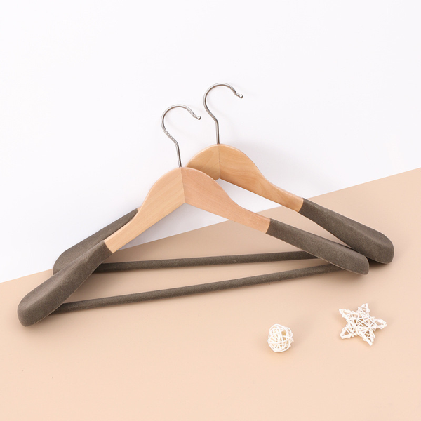 Wooden Suit Hanger with Locking Bar