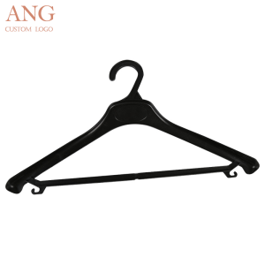 Bulk plastic clothes hangers