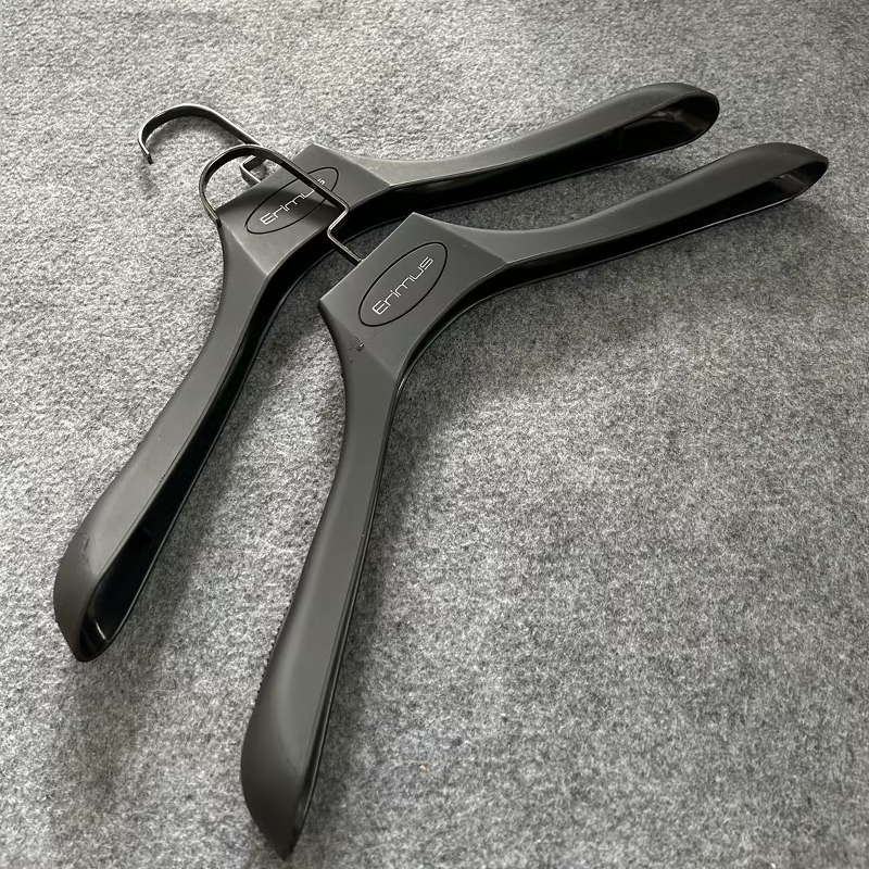 Rubber Coated Plastic Coat Hanger