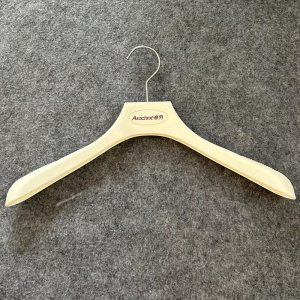 Plastic Clothes Hangers