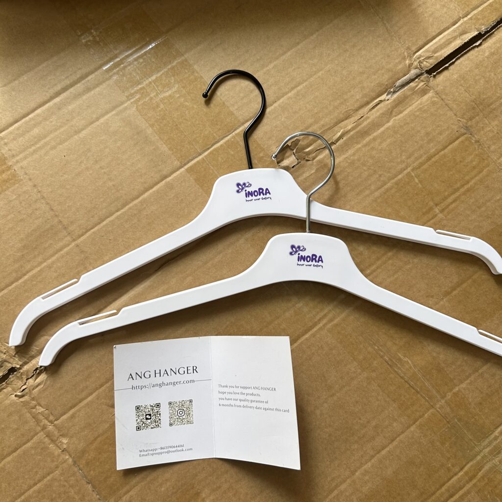 dresses hanger