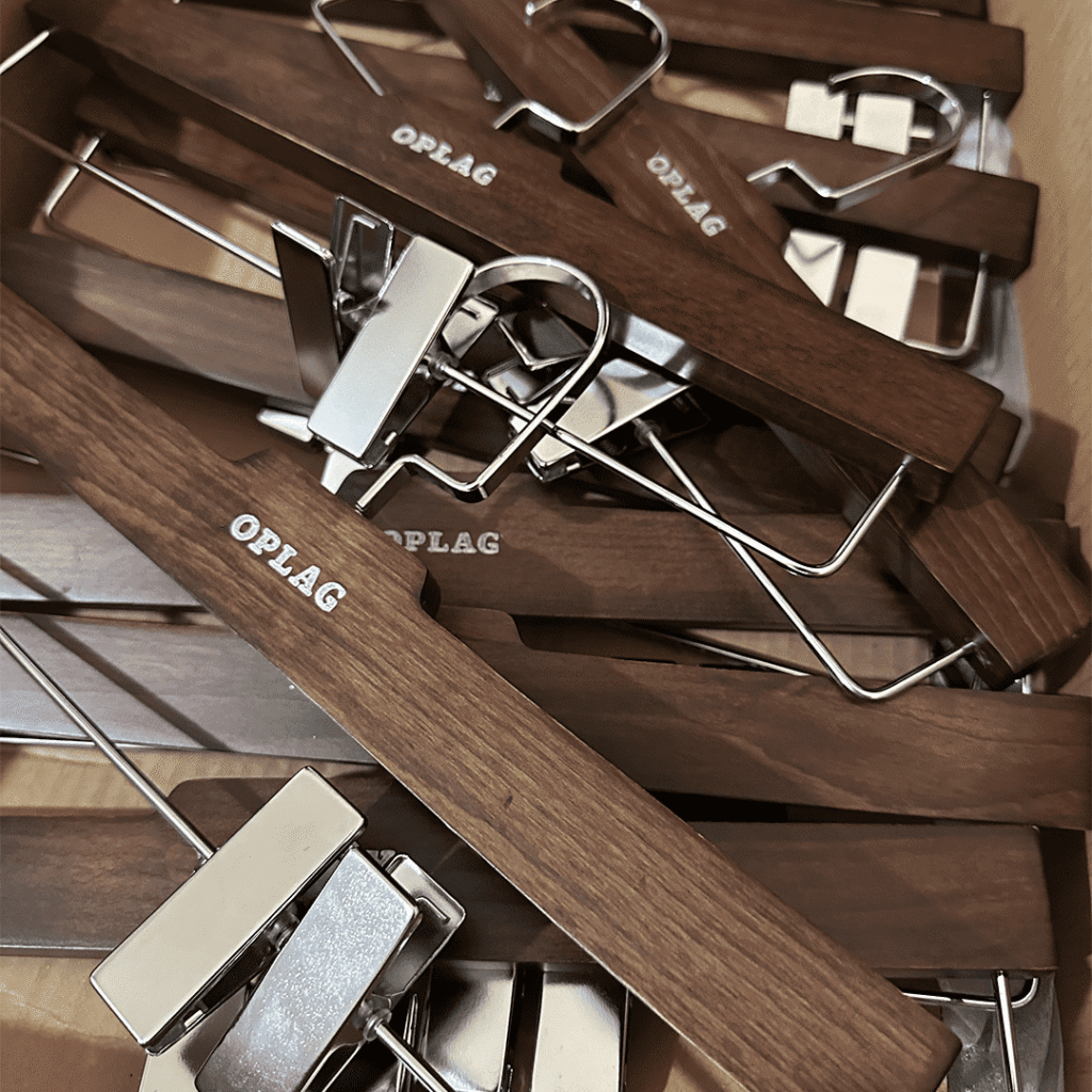 Key features of durable wholesale pants wood hangers for clothing brands