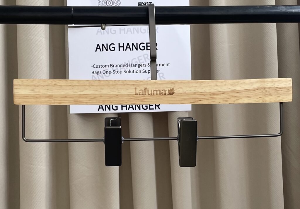 Wooden customized clip hangers with logo for pants